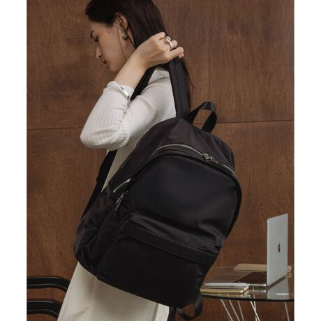 [^ԁFGGX86600]yfUCzVvȒɑ̋@\˔AEfPORĂuPac SacvEfPORBack Pack̐VāBVvȃtH̒ɖ{ɕKvȋ@\[@\fUCByʂȑfނƑړIȗeʂŃANeBuV[Ɋ􂷂obOɎdグĂ܂BlONV[łĂAʋΒɂ}b`邫ꂢ߂ȃobNpbNBPC/A4[\Œʋ΃obOƂĂ͂A}}obOƂĂ􂷂[́B2\@\|PbgĂ̂ŁAyɐڂł̂|CgłBʂ킸g郆jZbNXfUCŁAƑp[gi[ƂVFAĂg܂Byǃ|CgzETu[ɓĂDJL[XgbvɃAbvf[g@g|[`L[z_[ȂŒڃZbgł܂BE{̎[̓TChɃbVfނ̃{gz_[ǉ@bN̊OςɁAhN{g܂肽ݎPȂǂ|Ɏ[\ɂȂ܂B@SdlȂ̂ŁA[̂̃TCYI΂ɂg܂BEV_[̎tpx΂߂ɕύXpɌƃobO̔wʂtBbg悤ɒ܂By|PbgꗗzC[p\R13C`[\|Pbg~1Atbv|Pbg~1Tu[12.9C`ipad[\|Pbg~1Atbv|Pbg~1ATCY|Pbg~4ADJ~1{̐ʁOt|Pbg~1{̔wʁX}zcEpXP[X[\|Pbg~1icF18/sF13j--------------------------------JFt@Xi[|PbgFy|PbgꗗzQA4/PC[FeρF22L(|Pbg܂)--------------------------------yJ[zWEBcO[(07)/_[NuE(20) J[ɂ胁bV̑gقȂ܂BEubN(01)O[(07)_[NuE(20):(bV)iC 84% |E^ 16%Ex[W(27):(bV)|GXe 93% |E^ 7%yzEVo[cubN(01)/O[(07)ES[hc_[NuE(20)/x[W(27)yfށz\n̓^tɎg靛TCNiCfށB}ȓVω~JɈSĂg܂ByPac Sac V[YzA4[FPac SacipbNTbNjii:GGX85600 Vi:GGX86600jA4[Fs Pac Sac MiniipbNTbN ~jjii: GGX85610 Vi:GGX86610jyE'POR(y G|[ )zZnCubg[J[̂߂̃GKgƋ@\˔ROPE'ɂ̐Vʋ΃obOfr[BHYBRID WORKER P邽߂ɁAobOsRu ƂƂ̂BAGvBELEGANCE(GKX)~ TECHNIQUE(@\) = ELEGANTIQUE(@\)ELEGANTIQUE(@\)ɂāAċzԂ 3 bŐgxx\ɂAɂ̐VdobOV[YłB̏íASDGs̊ϓ_sDzɕ񂾌`ōA͂܂B摜̏i̓TvłBۂ̏iƎdlAHATCYقȂꍇ܂BBeꏊ⃉CeBOAg̃j^[ɂĐF̌قȂꍇ܂BĩJ[͉摜̐FQƂB͎dl̂߁AFƈقȂꍇ܂By2026 Spring/Summerzy26SSz