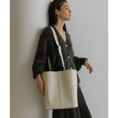 [^ԁFGGX86250]yfUCzEou[nh|CgCȂŏiȈۂɁEou[nhi|̎jƁAO\ȕtV_[2WAY̎\EdɌȂPCA4TCY̎܂TCYE3\Ŏ[ACe𐮗ڂ₷EetłƎEc̃VvȂ܂ȂA|Pbgŏł@\IobOE肪ӂ肪ȈړV[ɍœKE]Ԃ̃JSɂƎ܂TCY----------------------------|PbgF(ɃI[v1Ct@Xi[1)A4[FtV_[RFOEJFC/tHXi[CTCh/}OlbgeFeρF9.7L(|Pbg܂)----------------------------yX^COzA4TCYΉ̃TCÝAeʂŎ[͔QBA4ނp\RTCYŁAʋ΃obO₨dobOArWlXobOƂĂ߂łBX[cɂ͂AItBXJWAɂ킹₷fUCBn[t}bgȃVN̂Ȃ₩ȕ\ʊAl̂ꂢ߃R[fɂJWAɂ킹₷̂ŁAo̍ۂɎ̂yfށz̃VNƃXG[h{fBOȂ₩ȑfފBnɃTCN|GXefނ̗pBou[nhɂĎȒfނ̂߁A\ʉʂ̒xɂA蕔͂悻̒LڂĂ܂ByBAMBOOV[YzEA4[FBAMBOO BAG Largeii:GGX86250 i:GGX85250jEA4[FsBAMBOO BAG Miniii:GGX86230 i:GGX85230jBAMBOO BAG Mediumii:GGX86240 i:GGX85240jyE'POR(y G|[ )zZnCubg[J[̂߂̃GKgƋ@\˔ROPE'ɂ̐Vʋ΃obOfr[BHYBRID WORKER P邽߂ɁAobOsRu ƂƂ̂BAGvBELEGANCE(GKX)~ TECHNIQUE(@\) = ELEGANTIQUE(@\)ELEGANTIQUE(@\)ɂāAċzԂ 3 bŐgxx\ɂAɂ̐VdobOV[YłB̏íASDGs̊ϓ_sDzɕ񂾌`ōA͂܂B摜̏i̓TvłB ۂ̏iƎdlAHATCYقȂꍇ܂BBeꏊ⃉CeBOAg̃j^[ɂĐF̌قȂꍇ܂BĩJ[͉摜̐FQƂB͎dl̂߁AFƈقȂꍇ܂By2026 Spring/Summerzy26SSz