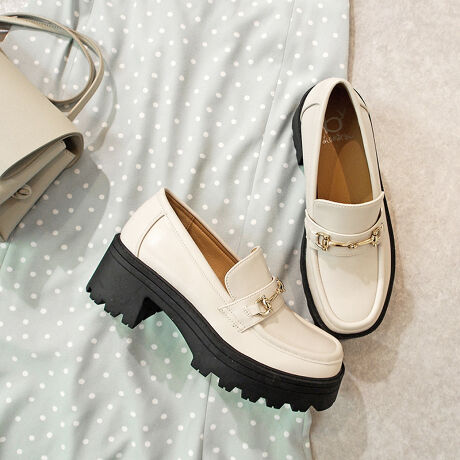 全体のボリューム感が可愛い厚底ビットローファー By あしながおじさん By Ashinagaojisan ファッション通販 マルイウェブチャネル