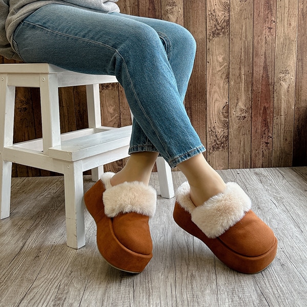 SHAKA モコモコサンダル 黒 ファー素材 SHAKA カウヘアークロッグ SNUG CLOG BOA COWHAIR [メンズ