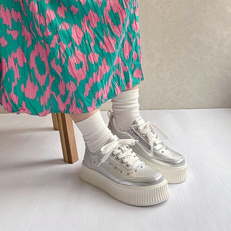 VvȃXj[J[AȂIȐɂrW[Xj[J[Btbg\[ɁATChtgɂĂꂽ10̃rW[LL̃V[z[A炵ObƉ؂₩ɉoĂ܂BɃWbp[tȂ̂ŒEy`ŜݍރtJtJC\[NbV͋ɏ̗SnB悢4cm̌łCȂX^CAbv܂BATTENTIONJȂǂ̎CACȂǂɂĐFACȂǂ̈ߕɒF\܂Bgpɂ͏\ɂӂBi͎₷̂ŁA戵E|ɂӂBi摜̎Be͎ōsĂ邽߁ACeBOɂƐFقȂꍇ܂BîCɓo^߁I ēׂȂǂ̒ʒm󂯎邱Ƃł܂B[^:213-J3]