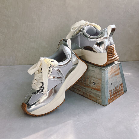 ヒナデイグリーン