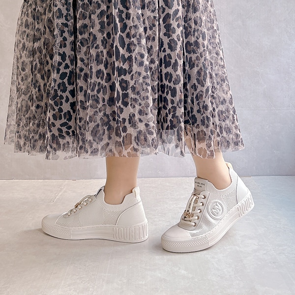 [�}���C]�y26�t�ĐV��z��i�X�j�[�J�[ �T�b�Ɨ����� ���U�[�j�b�g ���[�X�A�b�v�X�j�[�J�[/�k�[�x�����H�[�O �����b�N�X�iNOUBEL VOUG Relax�j �z���C�g