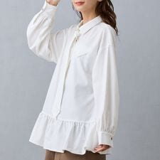 ペプラムデザインブラウス