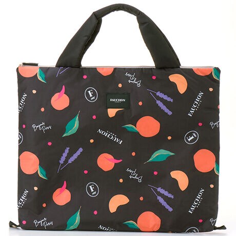 [^:0012400002]FAUCHONŐlĈ̃pbP[WfUC쐬BfUĆFBonjour Paris.E{W[@pXiEɂ̓pjAvRbgAx_[A[Y̍Βx[XɃuhB؂₩Ń_ȈۂłBPCSTCYŃg[gobOƂĂgp\B̍HvőD`g[gɂgpł܂BPƕ֗ȃACełB[FAUCHON]1886NnƈȗAp }h[kLŔǋ̎p鐢E̔HgbvuhuFAUCHONvBpAtX͂ƂAẼOF߂H̃XeC^XuhƂďɐH̐E[hĂ܂B