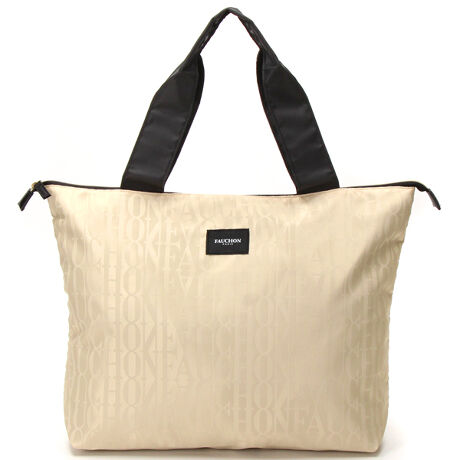 [^:0012330001]obOŎ[ł̃g[gobOBwʂ̃e[vX[cP[XL[obÕXChnhɎ̂ŁAig͂Asoɂ֗ȃACełBFAUCHONlC̏vȃWK[hnō܂BF̓GKgɂgpAC{[łB[FAUCHON]1886NnƈȗAp }h[kLŔǋ̎p鐢E̔HgbvuhuFAUCHONvBpAtX͂ƂAẼOF߂H̃XeC^XuhƂďɐH̐E[hĂ܂B