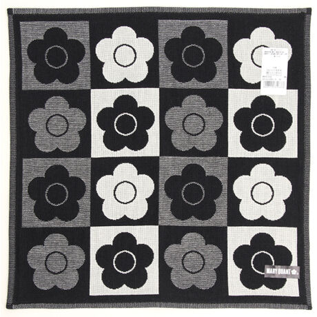 [^:0011530001]ACR"fCW["Ǝsgݍ킹X^_[hȃfUCBuhJ[Black&Whiteł܂Ƃ߂ꂽV[YłB_炩ȕ̑唻34cm̎OdK[[B􂢂̑V[Ŋ􂷂ACełB[MARY QUANT]̃[ɂƂꂸA؂ɁAR𔭑zzB̎ƌĂ΂ꂽCMX̂UONBhXDCMOhhƂJ`[[ugN}[ENgBht@bV̑bzA܂Ń^u[ƂĂ~jXJ[g͐EIȃu[ƂȂ܂BƑnIōDSȍĺA㏗̎Љioɑ傫ȉe^ė܂BMARY QUANT̃ACeɂ́Â܂܂̎\AȏɂƋPĂقƂz߂Ă܂BuhV{ufCW[vuh̃ACRłfCW[}[ŃAႩ肵̃}[̗琶܂ꂽ́BȊw̗͂ł͍炩邱Ƃ̂łȂEłւ̍ԁB̓}[炵uRvƁuƑnv\uMARY QUANTv̏ےłB