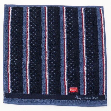 [^:0010730002]XgCṽpCɍ킹hoX̎hJANZgɂȂĂ܂BgpV[̑^InJ`BpIȂAANAXL[^炵fUCڂ܂B[Aquascutum]1851N hA[WFgX̍dX^[gANAXL[^́Aégaqua-hƁgscutum-hgݍ킹BgAquascutumhhR[gŐEIȕ]󂯁Aȗ_EueBbVuhƂāAɂ킽Ė{ǋGO[NeBux󂯑Ăn݂170N̗jA`̃uhłB