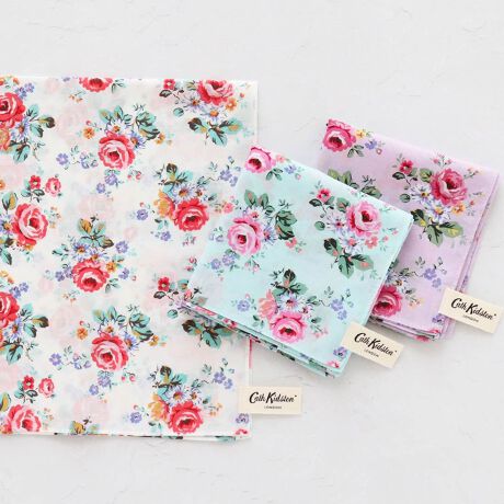 [^:0013580002]ƂRbgngpvg^Oڈ̃nJ`[tB炭ĂA[JCugpV[YłByCath Kidston(LX Lbh\)z1993NɉpmbeBOqŒaBe[Wƃ_ȃfUCZƎ̃X^C͓IȃCtX^CuhłBԕp̃`[tȂǂꂽACéAƒIŉ݂̂镵͋CoA̐lɈĂ܂BɁApƃfUCˑǴ݂AʂANZgƂĂlCŁAgƂɈƂ琢E̕LɎxĂ܂B