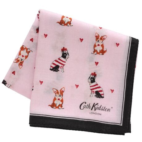 [^:0013760002]{XgeÁuo[j[vƃR[M[́uNB[j[vvgꂽƂтL[gȑ唻K[[nJ`Bӂ_炩ȎG肪͂ŁAzQłByCath Kidston(LX Lbh\)z1993NɉpmbeBOqŒaBe[Wƃ_ȃfUCZƎ̃X^C͓IȃCtX^CuhłBԕp̃`[tȂǂꂽACéAƒIŉ݂̂镵͋CoA̐lɈĂ܂BɁApƃfUCˑǴ݂AʂANZgƂĂlCŁAgƂɈƂ琢E̕LɎxĂ܂B