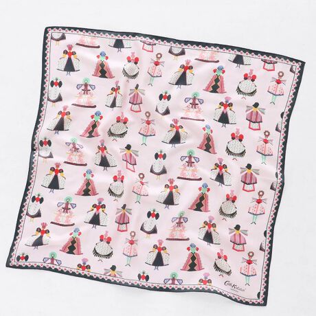 [^:0013750002]XJ[t̂悤ɎgȃVNnJ`[tB_炩ȎGŁA@̂͂AɊAobOɌ񂾂At@bVACeƂĂgp܂ByCath Kidston(LX Lbh\)z1993NɉpmbeBOqŒaBe[Wƃ_ȃfUCZƎ̃X^C͓IȃCtX^CuhłBԕp̃`[tȂǂꂽACéAƒIŉ݂̂镵͋CoA̐lɈĂ܂BɁApƃfUCˑǴ݂AʂANZgƂĂlCŁAgƂɈƂ琢E̕LɎxĂ܂B