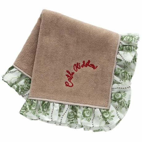 [^:0014550002]t|CgIĝyȂAƂĂ؂₩Ŗڂ䂭^InJ`łByCath Kidston(LX Lbh\)z1993NɉpmbeBOqŒaBe[Wƃ_ȃfUCZƎ̃X^C͓IȃCtX^CuhłBԕp̃`[tȂǂꂽACéAƒIŉ݂̂镵͋CoA̐lɈĂ܂BɁApƃfUCˑǴ݂AʂANZgƂĂlCŁAgƂɈƂ琢E̕LɎxĂ܂B