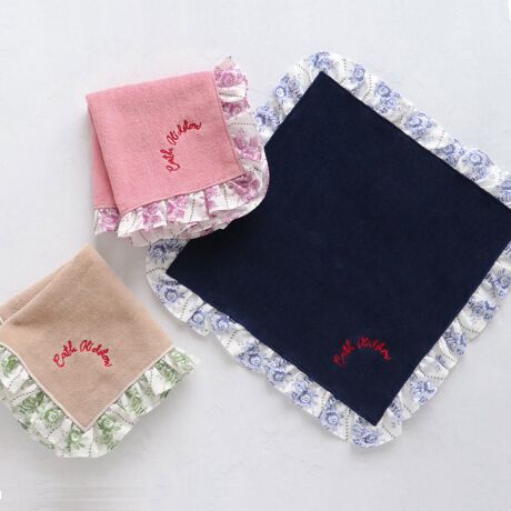 [^:0014550002]t|CgIĝyȂAƂĂ؂₩Ŗڂ䂭^InJ`łByCath Kidston(LX Lbh\)z1993NɉpmbeBOqŒaBe[Wƃ_ȃfUCZƎ̃X^C͓IȃCtX^CuhłBԕp̃`[tȂǂꂽACéAƒIŉ݂̂镵͋CoA̐lɈĂ܂BɁApƃfUCˑǴ݂AʂANZgƂĂlCŁAgƂɈƂ琢E̕LɎxĂ܂B