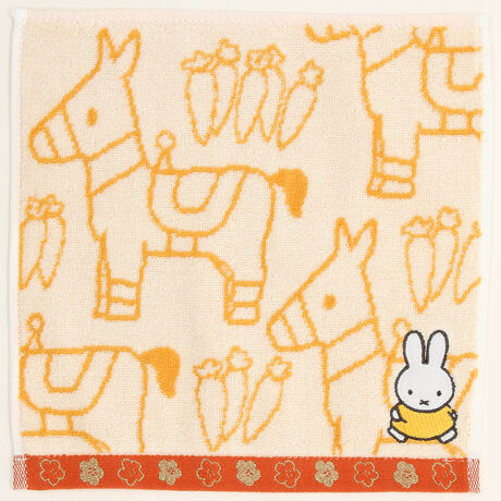 [^:0014560001]~btB[̊G{ɓoꂷnƐlQp^[ɃfUC܂BɎ{ꂽS[h̎qVN̎n܂ɂ҂ȈꖇłBpCWJ[hŕ\^InJ`łB[miffy]~btB[͏Ȃ̏̎qBI_̊G{ƁEOtBbNfUCi[̃fBbNEu[i񂪕`G{̎lłBŏ^ŗECAVƂɋÁXȃ~btB[ƁAƑ₨ƂJL邠́AE̐lXɈꑱĂ܂B