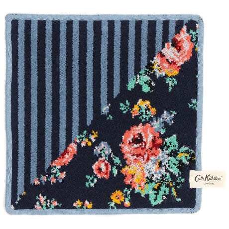 [^:0013910001]t[`[tƃXgCvgݍ킹`[tBVFj[DnJ`[t̓[ŐDグĂ̂ŁA\̂Ȃӂ鐶nɂȂĂ܂ByCath Kidston(LX Lbh\)z1993NɉpmbeBOqŒaBe[Wƃ_ȃfUCZƎ̃X^C͓IȃCtX^CuhłBԕp̃`[tȂǂꂽACéAƒIŉ݂̂镵͋CoA̐lɈĂ܂BɁApƃfUCˑǴ݂AʂANZgƂĂlCŁAgƂɈƂ琢E̕LɎxĂ܂B