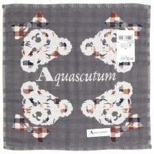 アクアスキュータム　三重ガーゼハンカチ　くまモチーフ　【Aquascutum】