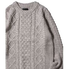 アドポーション(ADPOSION)のケーブル編みクルーネックニット