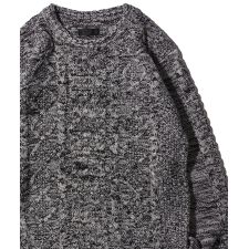 アドポーション(ADPOSION)のケーブル編みクルーネックニット