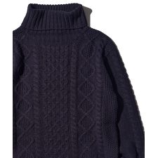 アドポーション(ADPOSION)のケーブル編みタートルネックニット