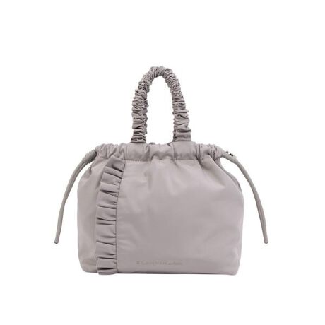 [^ԁF484700]キƂnhƃAVg[ȃtIȁAVѐSƃGKX˔V_[obOBƂofC[gɂ҂ȃTCYŁAŃR[fBl[g؂₮fUCłBXCh̃V_[Xgbv͒\ŁAt̃v[gX}[gtHP[Xɑ΁AX}zV_[ƂĂg2WAYdlBɂ̓uhS̍{fBe[͂̂ЂƂBJ[oG[VLxŁACX^Cɍ킹đIׂy|CgłB}Ĉo͂As̃TuobOƂĂ􂷂A}`[XȃACełBEA4Ήi22~31cm)F~Ezi10~20cmjFZEybg{gi500mljFZEybg{gci500mljF~y[J[TCY@()zFREE : d:250gC :21cmC :24cmC }`:10cmC 荂:10cmC V_[Xgbv̒:80-145cm