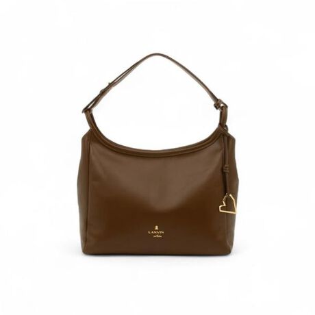 [^ԁF484690]i`ȕ͂̏㎿ȃU[ґɎgpA₷ƃX^CbV˔uJevV[YB̊̂n[g`[ANZgƂȂAVvȒɗVѐŜtF~jȃ[ho܂B}ƂtHŁAA4t@C[łpIȃTCYBʋ΃obOƂĂ͂Ax̂oɂ҂Ȗ\fUCłBwʂɂ̓t@Xi[|PbgĂAX}[gtH⌮Ȃǂ̏Ɏoĕ֗BɁA\ȃnhtŁA莝E|̂ǂ̃X^Cły߂܂B㎿ȑfފƐꂽfUC͂́uJevV[ÝÃX^CiɃAbvf[gĂACełBEA4Ήi22~31cm)FZEzi10~20cmjFZEybg{gi500mljFZEybg{gci500mljFZy[J[TCY@()zFREE : d:680gC :26cmC :36cmC }`:13cmC 荂:16-20cm