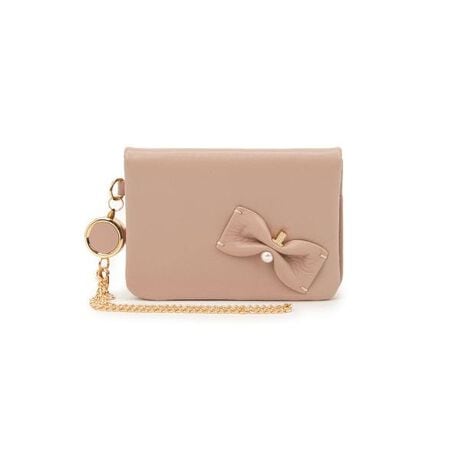 [^ԁF484753]{`[t炵ANZgɂȂʃpXP[XB\ǂɂ[łdlŁAICJ[h𕪂Ďɂ߂łBXȌ`ŃobO|PbgɎ܂₷AoX}[gBʋΒʊw̖ɊYpACełBAVg[ɂꂽU[{ƁAJLSp[ŗ߂؂₩ȃfBe[́AiŃtF~jȁuyAvV[YBƂƎɂȂޓ{̃U[gpA{̏_炩͋Cۂ݂̂tHA茳Dɍʂ܂B{`[t͂肰Ȃ݊Al̉炵oBO[ubNAsNȂǂ̃jAXJ[AJ[ƂɈقȂ̃oCJ[JтɋC߂Ă܂BV[Yɂ͒zE܂zEtOgP[XEpXP[X4^Ă܂By[J[TCY@()zTCY:H:7.5^W:11.5^D:1.5^[t`F[:17^d:60g^OwʃpXP[X:1^OJ[hXbg:1^pXP[X:1^J[hXbg:4