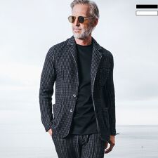 ジャケットの裾からはみ出るシャツはアリ シャツ出しするときのコツ ファッション通販 マルイウェブチャネル