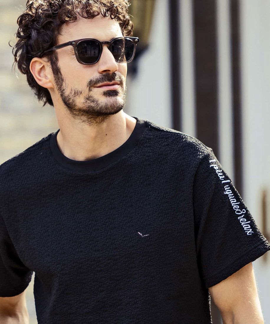 【シンプル】1PIU1UGUALE3 RELAX クレープニットロゴ半袖Tシャツ 1PIU1UGUALE3 RELAX クレープニットロゴ半袖Tシャツ | ウノピゥ