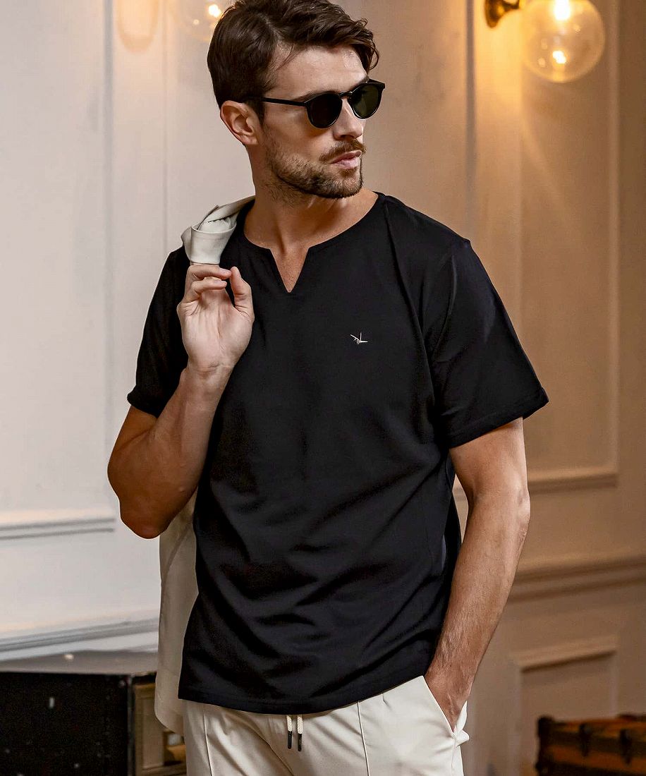 1PIU1UGUALE3 RELAX 縦ロゴ半袖Tシャツ | ウノピゥウノウグァー