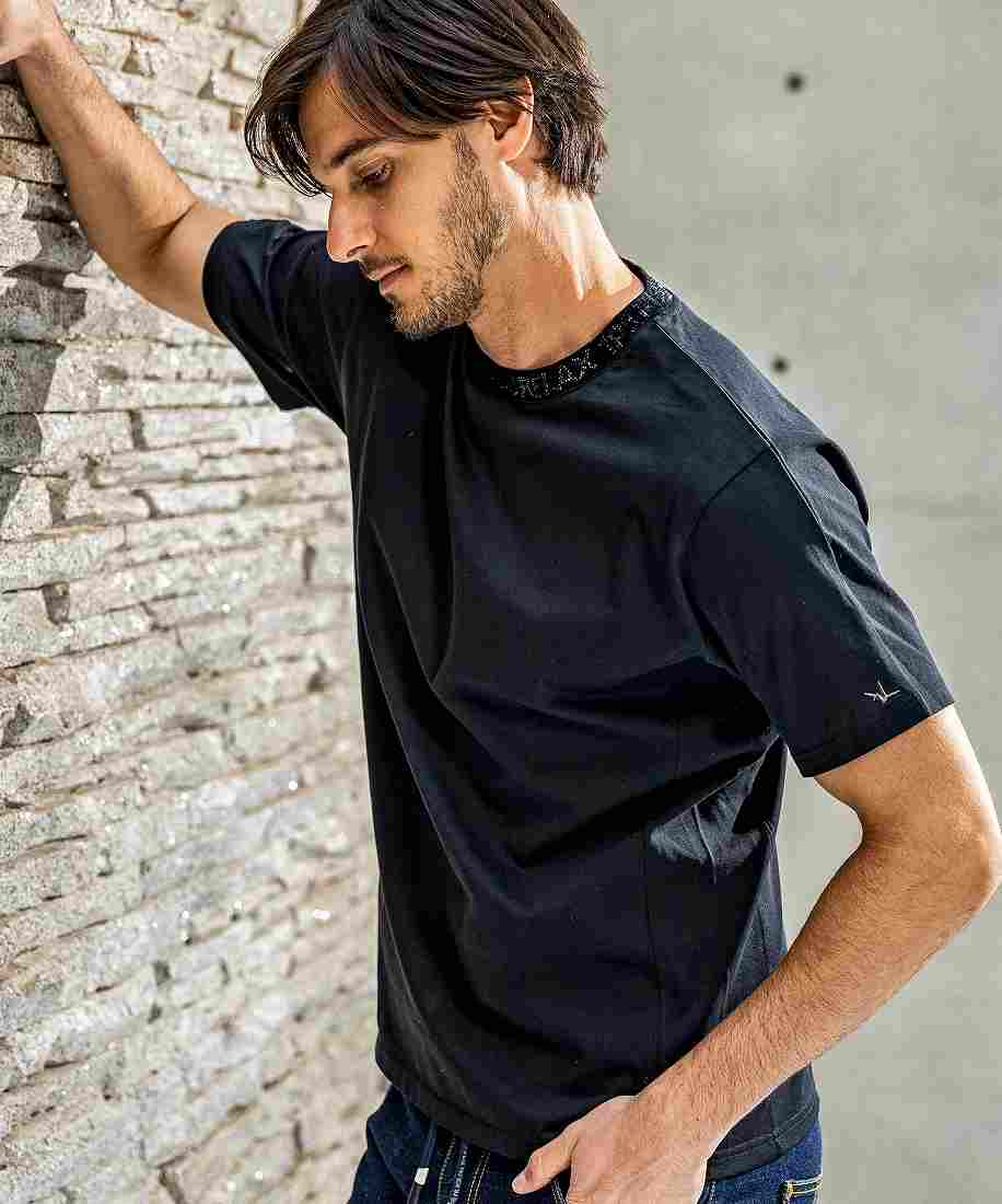 ■1PIU1UGUALE3 RELAX■ラインストーンネックロゴ半袖Tシャツ 1PIU1UGUALE3 RELAX ラインストーンネックロゴ半袖Tシャツ