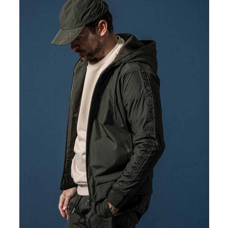 1PIU1UGUALE3 RELAXiEm sD Em EO@[ g bNXj@~@+phenixivXtFjbNXjhEEɗDꂽqWINDSTOPPER&#174; PRODUCTS BY GORE-TEX LABSr̗pWbvAbvt[fB[B75D|GXe2LfނyȒSnBɃTChƑɃXgb`nzA^B@\Ȃx`[VƂĂ̌ʂAhCȃRfBVۂ܂Bɑ郍Se[vX|[eBȕ\oBEɂGORE-TEX LABS̃S𓯐FŔzu܂B@\ƃfUC𗼗A[oAEghAX^CŁA^EAEghA܂ŃV[XɊ􂷂ꒅłBZbgAbv\ȃWK[pćusb-25135FABRIC-f-SAebNX̒łhɓASnƏ_炩A\ȖhLĂ܂Bő̓́uhvƁuvƂA2̋@\B~̗₽ՂȂÃhƂŁAĂ₦ɂsyBɃhCŉKȒpL[v܂B[^:USO-25135]----------------------------------------------------------------------------y1PIU1UGUALE3 RELAX@Em sD Em EO@[ g bNXz"ɏ̕i"Ƃăt@bVjX^ɈĂ܂ȂA1PIU1UGUALE3 RELAX"" ""ւ̒ɃfUCi[炪IA҂ɍgƊ؂"ꒅ"ꂽiŒm1PIU1UGUALE3̃JWAEFACłB̉lm錺l炱ΓIȎx󂯂AbNXCȂł͂"ɂ̒Sn"𐥔̊ĂقBATTENTIONiʐ^͂ł茻iČ悤ɐSĂ܂Ap̃j^[ɂ荷ق܂BTCYdȂǂɑ̌̍ꍇ܂Bi̎dlуfUC͉P̂߁A\ȂύXꍇ܂B