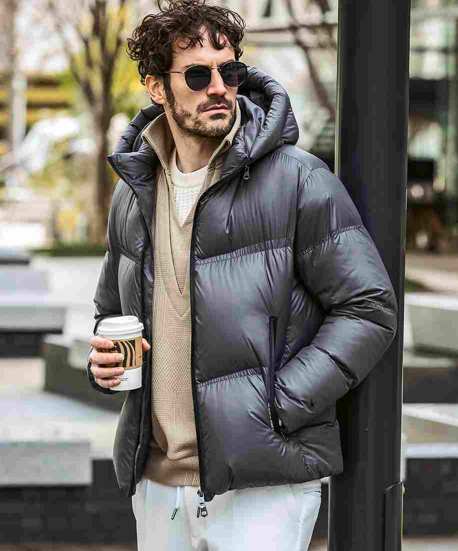 1PIU1UGUALE3 RELAX(ウノピゥウノウグァーレトレ)ハイネックバックロゴ