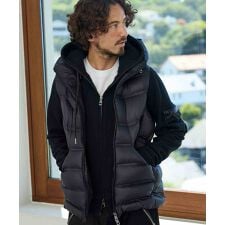 ウノピゥウノウグァーレトレ リラックス(1PIU1UGUALE3 RELAX)の1PIU1UGUALE3 RELAX スーパーライトテックダウンベスト