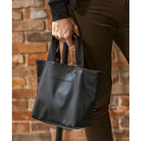 1PIU1UGUALE3 RELAX "ONFF"1PIU1UGUALE3 RELAXVZeBbNU[obO̓ołB炩ȉiȃtFCNU[̗pg[gobOBF̃uhS𗧑̓IɔzuAl̕ii~j}ȃfUCɎdオ܂Bɂ̓I[v|PbgA̎[ɍœKByȎgSnœ̂V[ɊY܂BV[ỸEFAƍ킹āAꊴ̂ꂽX^COy݂B[^:USZ-25038]----------------------------------------------------------------------------y1PIU1UGUALE3 RELAX@Em sD Em EO@[ g bNXz"ɏ̕i"Ƃăt@bVjX^ɈĂ܂ȂA1PIU1UGUALE3 RELAX"" ""ւ̒ɃfUCi[炪IA҂ɍgƊ؂"ꒅ"ꂽiŒm1PIU1UGUALE3̃JWAEFACłB̉lm錺l炱ΓIȎx󂯂AbNXCȂł͂"ɂ̒Sn"𐥔̊ĂقBATTENTIONiʐ^͂ł茻iČ悤ɐSĂ܂Ap̃j^[ɂ荷ق܂BTCYdȂǂɑ̌̍ꍇ܂Bi̎dlуfUC͉P̂߁A\ȂύXꍇ܂B