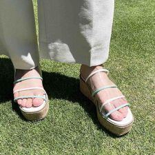 モード・エ・ジャコモ(MODE ET JACOMO)の厚底クリアミュールサンダル