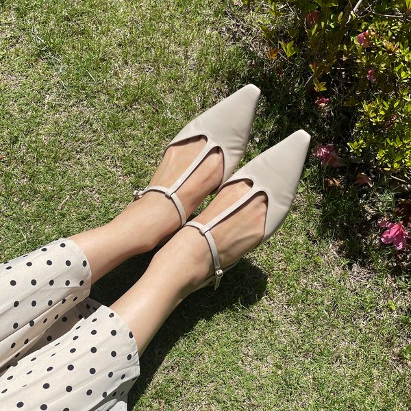 ポインテッドトゥTストラップパンプス