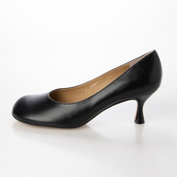 オブリークトゥプレーンパンプス