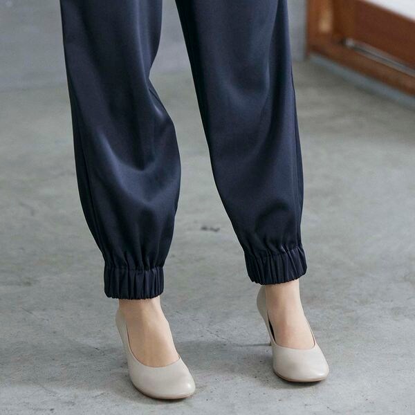 オブリークトゥプレーンパンプス