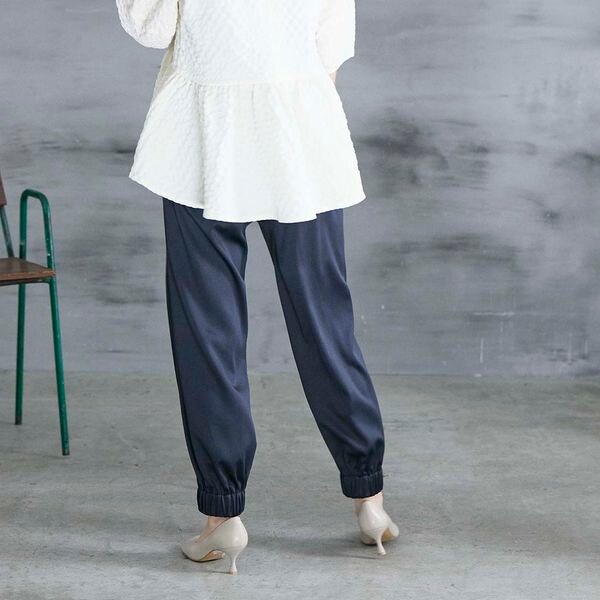 オブリークトゥプレーンパンプス