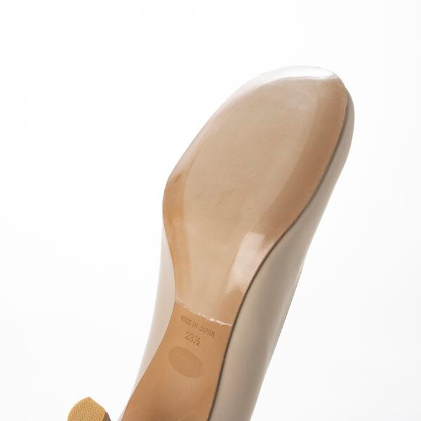 オブリークトゥプレーンパンプス