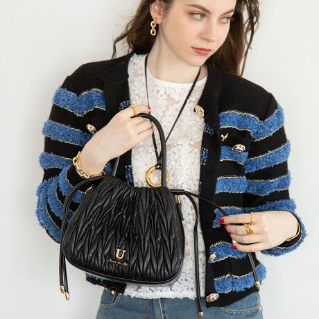 ʂȃzf[V[Y*:+BǂȃV[SeގԂɂĂMou([)V[YAWVF `RElCr[ oꂵ܂!!gbhɂtF~jɂJWAɂBIVx߂ĂtFCNU[̃LeBOobO_炩^b`̃tFCNU[sIȈۂŎ炵oBɃBe[WLeBOۂ闊݂ɁB|Pbg1AzۂƓTCY͏וȒʋ΂xACxgɂ\ȗeʁBВ̂悤ɍiăghvXłhXgdlBO\ȃV_[t̊2way^CvłBjAXx[WƃnTȃubN2FWJBC~l[VNX}XANNnƊyCxg肾̃zf[V[YɍGꉟobOł~ɑlCxxbgfނ͂E022-6551Lԍŏi肢v܂BMou([)...tXŁu_炩vƂӖy Ui[jzfUCi[ Yuko Ohashi̋ՐɂӂCXs[Vꂽ}eAd`ɂiłBmA[itXōjl̏łFCɁALLlɔP߂̎iĂ܂BȂ̋P؂₩ɁAYuko OhashiƋɊFƊyłuhłB摜̏i̓TvłBۂ̏iƐFAdlAHATCYAfޓ኱قȂꍇ܂BipׂɁAAeV^OEl[KmF̏AGiJAȂǁjɂgpFFڂ̌ƂȂꍇ܂̂ŁA戵ɂ͏[ӂBAR[≖fnȂǂ̏ŁEۉtiɕtƁAFϐFEV~ꍇ򉻂𑁂߂錴ɂȂ܂̂łӂB[^:022-6561]