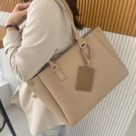 A4TCYۂ܂g[gobOBɃt@Xi[t̎d؂|Pbgt邱Ƃŉו̐ȒPɂłAOɂ͒E\ȃJ[hz_[t@\QBVvłǂȃR[fɂ킹₷AIIt킸劈ԈႢȂACeB[^:BA-220]