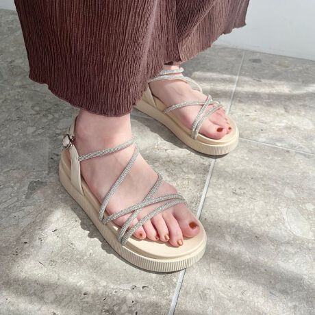 ؚȃi[XgbvɏԂ̃NAȃCXg[ASACeBk[fB[ȑoA悢̃\[ɂ邱ƂŃJWA_EALX^COɂ҂͂܂1BAVg[ɔzuXgbvfUĆA茩悤ɌvZꂽɁBX^COɉf鍡GڃACeB[^:41217]