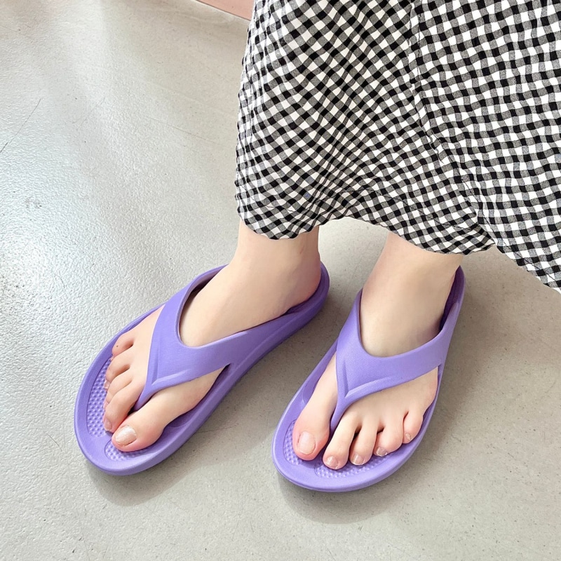 【新品未使用】BURBERRY トングサンダル　レディース ORTR トングサンダル OT3218 レディース (サンダル・ミュール) 価格