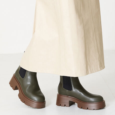 ፷̏Ȃ{[~[ȌVGbg̃TChSAu[c͍N}XgȃghACeB͂Ƃ肪ɃXbL悤ɌvZꂽVGbgɁBXɊۂ݂̂郉EhgDɂ邱ƂŃScď炵vXBubN̓g[ł܂Ƃ܂肪AO[ƃJ[L̓\[Ƃ̃oCJ[y߂zFfUC|CgB[^:41410]