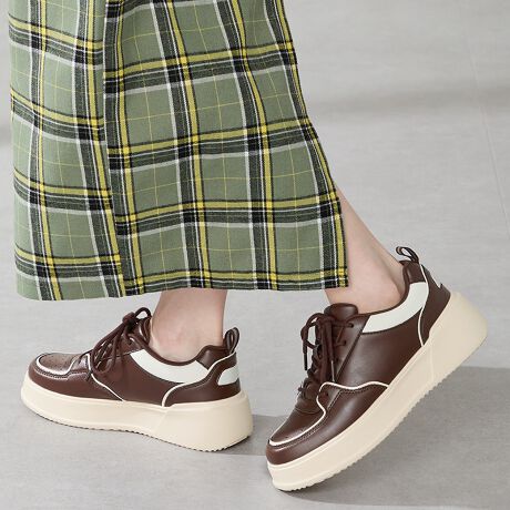 ݂̂R[g\[ƃp`OfUC̑gݍ킹ۂJWAȃXj[J[́AȂƂ\[ŏ炵_炩͋CZdオɁB肰ȂoCJ[̃fUCubNƃbhAg[ł܂Ƃ߂邱ƂŃR[fI΂zCgAVF̃uE̖LxȑIׂ4FWJBTvɂĎBeĂ܂̂ŁA~FASFAn̐F̎dlɕύXꍇ܂B炩߂B[^:OT3750]