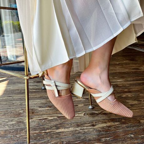 n̂jbgfނgppvX́A~[^CvłƃtɗACeBTChɃ{Xgbv́AXeb`fUCăANZgAɃX[Xfނgp邱ƂŊÂ}ltF~j1BXgbv̔zuۂ݂̂XNGAɃJbgȂǁAbYɌ悤ȎdオBTvɂĎBeĂ܂̂ŁA~FASFAn̐F̎dlɕύXꍇ܂B炩߂B[^:51120]