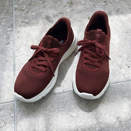 _D]ɂAVF̃ubNubNEuEECǉI^tBbĝjbgfނƁAƗnYt[dlŌyƉKǋXj[J[oB̏_炩jbg͐Lk̂œ݂₷AIWi̕҂ݖڂ̖͗l͉ʊ̂̂ɂ邱ƂŃn̂ۂɁBjbgȂ̂ŒʋCǂA~݂͌̂NbVŜɓĂ̂őRV[ł􂷂1BXɃ[XAbv͕RŒ߂\Ŏg̑ɍ킹ĕς̂|CgB悭Lт邤ɁAɂ̓IWi݌v̐c邱ƂŎg킸ɗ܂܈uŗdlɁBtBbgɂƂƂ񂱂A܂łɂȂ̗SnXj[J[B\[܂ŒPFł܂Ƃ߂ubN/ubNƁA[݂̂F͂̃uEƃCIׂ7J[WJBTvɂĎBeĂ܂̂ŁA~FASFAn̐F̎dlɕύXꍇ܂B\߂By@\zEɂ̓IWi݌v̐c邱ƂŁs g킸ɗ܂܃X|bƗ tdlȄ_炩jbgfނ́ALk̂œ݂₷BEjbgfނȂ̂ŒʋCǂAKɗE~݂͌̂NbVgpE[XAbv͕RŒ߂\yPOINTzEБ202gƌڈȏɌyʁEg킸ɗ܂܃X|bƗEZłTbƗĊyIDwqă}}AƑւ̃v[gɂ߁IȄ_炩jbgfނŃtBbĝ闚SnER[fɍ킹đIׂLxȐFWJ[^:OT3757]ySTAFF RgzSTAFF@W񕁒ĩTCYF23.0cm/MTCYpTCYF36(23.0cm)TCYzF҂RgFfł҂ł̂ŁATCYオ傤ǂ悳łB\[͂ƂĂāA₷łBnYt[ŗ̂łISTAFF@H񕁒ĩTCYF24.0cm/LTCYpTCYF39(24.5cm)TCYzF҂RgF傤ǂ悢łB܂܃XbƗ܂BEH[LOɂgłBSTAFF@O񕁒ĩTCYF25.cm/LLTCYpTCYF41(25.5cm)TCYzF҂RgFTCY͂҂łB{ɃXƗĊ܂I3709ƔrƁAV[[X镪Abp[̐Lт͎߂łBsL[[htfB[X Xj[J[ X^CAbv r r K Lk Sn uԃtBbg jbg NbV 芴 z[h ɂȂɂ ɂ \tg _炩 ~j C킹 fB K[[ tF~j s W[ JWAR[f TCY 傫TCY 22cm 26cm nYt[ 炭 O  y 