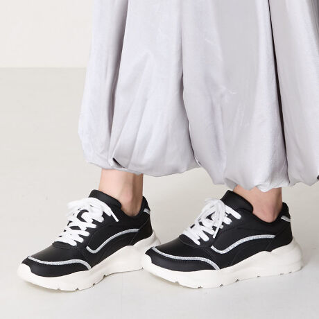 [^:OT3762]Abp[ɃOb^[̃C{Ƃő؂₩ɂĂXj[J[́A悢\[IŃtF~jh̕ł₷1ɁBVvȐ؂ւfUCɂ邱ƂŃOb^[hɂȂ肷A̃R[fɓ݂₷̂|CgBs[XXJ[gȂǂɍ킹ĂƂƂÂ߂ȃX^CyŁBTvɂĎBeĂ܂̂ŁA~FASFAn̐F̎dlɕύXꍇ܂B炩߂B