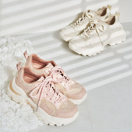 [X_ɂ炢AWK[hD̐nƊ|킹ĊÂ߂ȃR[fBl[gƑQ̃Xj[J[Bۂ݂̂V[[Xŏ炵܂Ƃ߂AAbp[ƂFɂ鎖őŜ̐F𑵂lۂYȂBScScƂ\[ŃJWA𑫂yʃ\[ŕ₷˔DGACeBTvɂĎBeĂ܂̂ŁA~FASFAn̐F̎dlɕύXꍇ܂B炩߂B[^:OT3755]